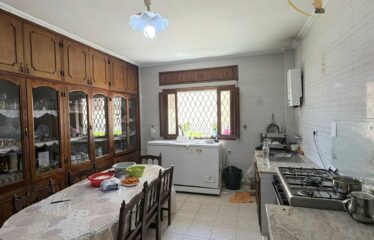 🏡 OPPORTUNITÉ RARE – GRANDE VILLA À FORT POTENTIEL D’INVESTISSEMENT 🏡